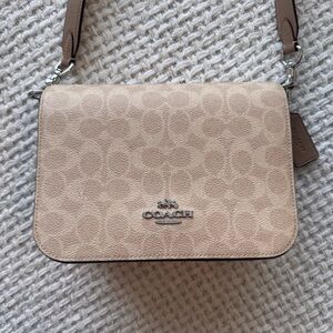 Coach Quinn Bag in Signature Canvas